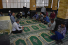 گزارش تصویری نشست صمیمانه هیئت رئیسه با پرسنل به مناسبت گرامی داشت روز کار و کارگر در مسجد دانشگاه