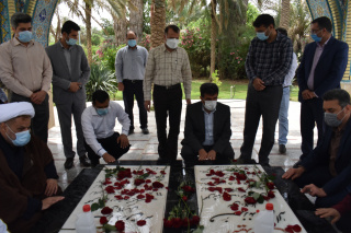 گزارش تصویری مراسم گل افشانی و عطر افشانی مزار مطهر شهدای گمنام دانشگاه به مناسبت سالروز خاکسپاری