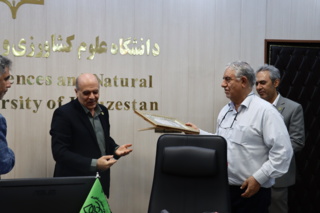 تجلیل از عضو هیئت علمی بازنشسته دانشگاه