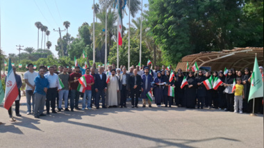 پرچم ایران بر فراز دانشگاه علوم کشاورزی و منابع طبیعی خوزستان به اهتزاز درآمد